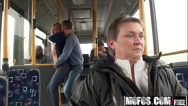 в автобусе в попу порно видео HD