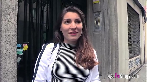 Русская девушка голая на улице захотела секса смотреть порно онлайн или скачать